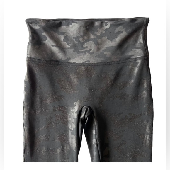 EUC SPANX Faux Leather Camo Leggings Matte Black Camo (S/P) - Picture 3 of 4